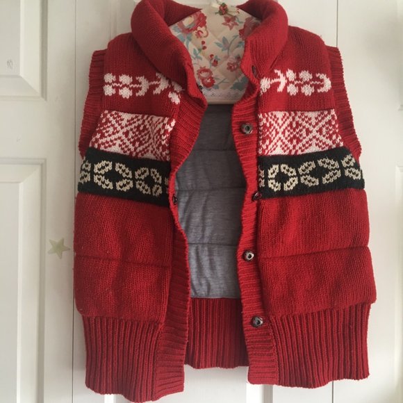 Retro Red Winter Vest - Picture 5 of 5